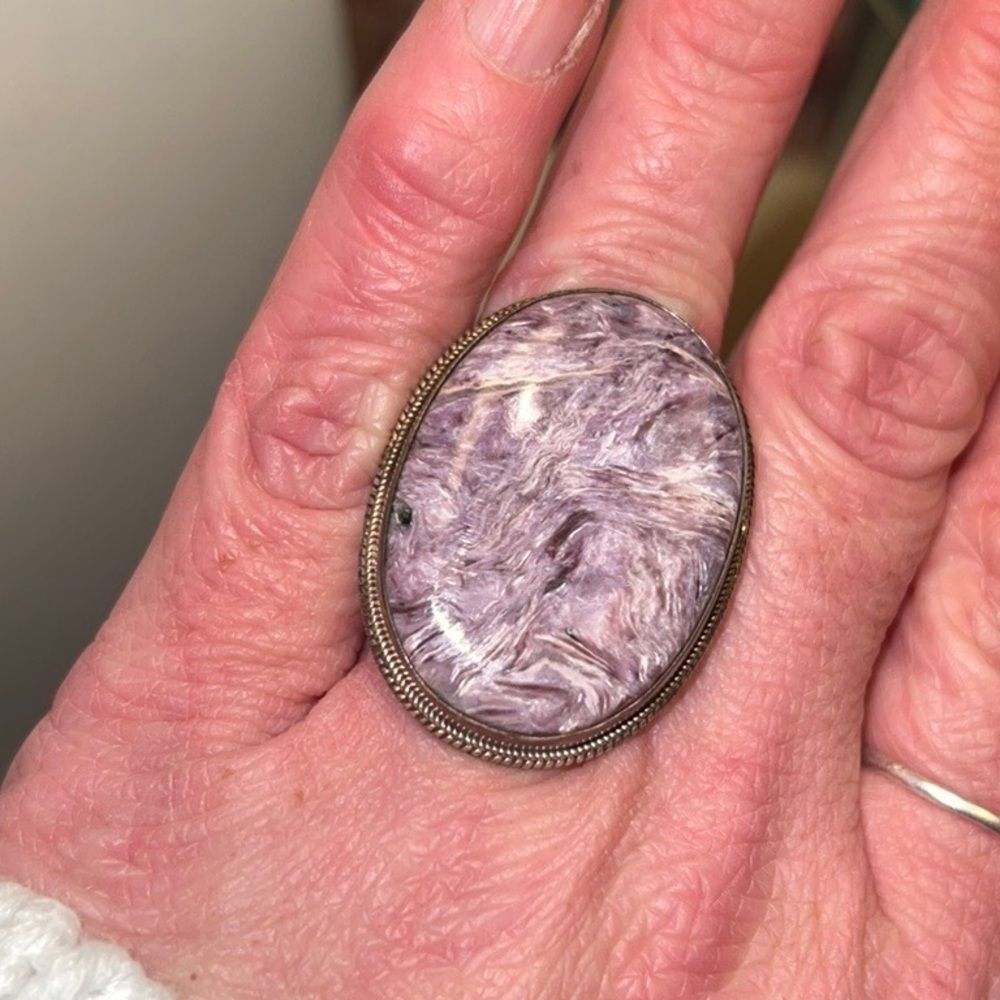 Vintage Charoite Purple and Silver Ring in Stamped 925 SS setting. - Picture 9 of 9